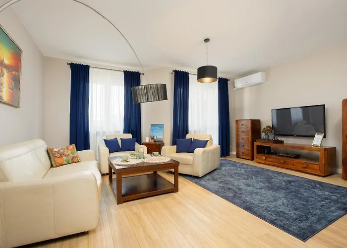 Beautiful Apartment For 6 People With Balcony And Parking In Warsaw By Noclegi Renters