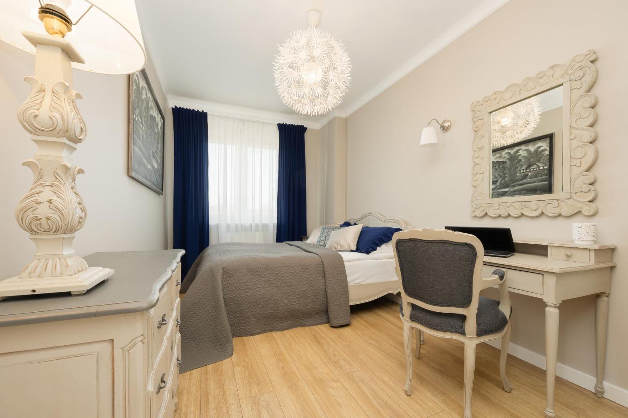 Beautiful For 6 People With Balcony And Parking In By Renters Warszawa