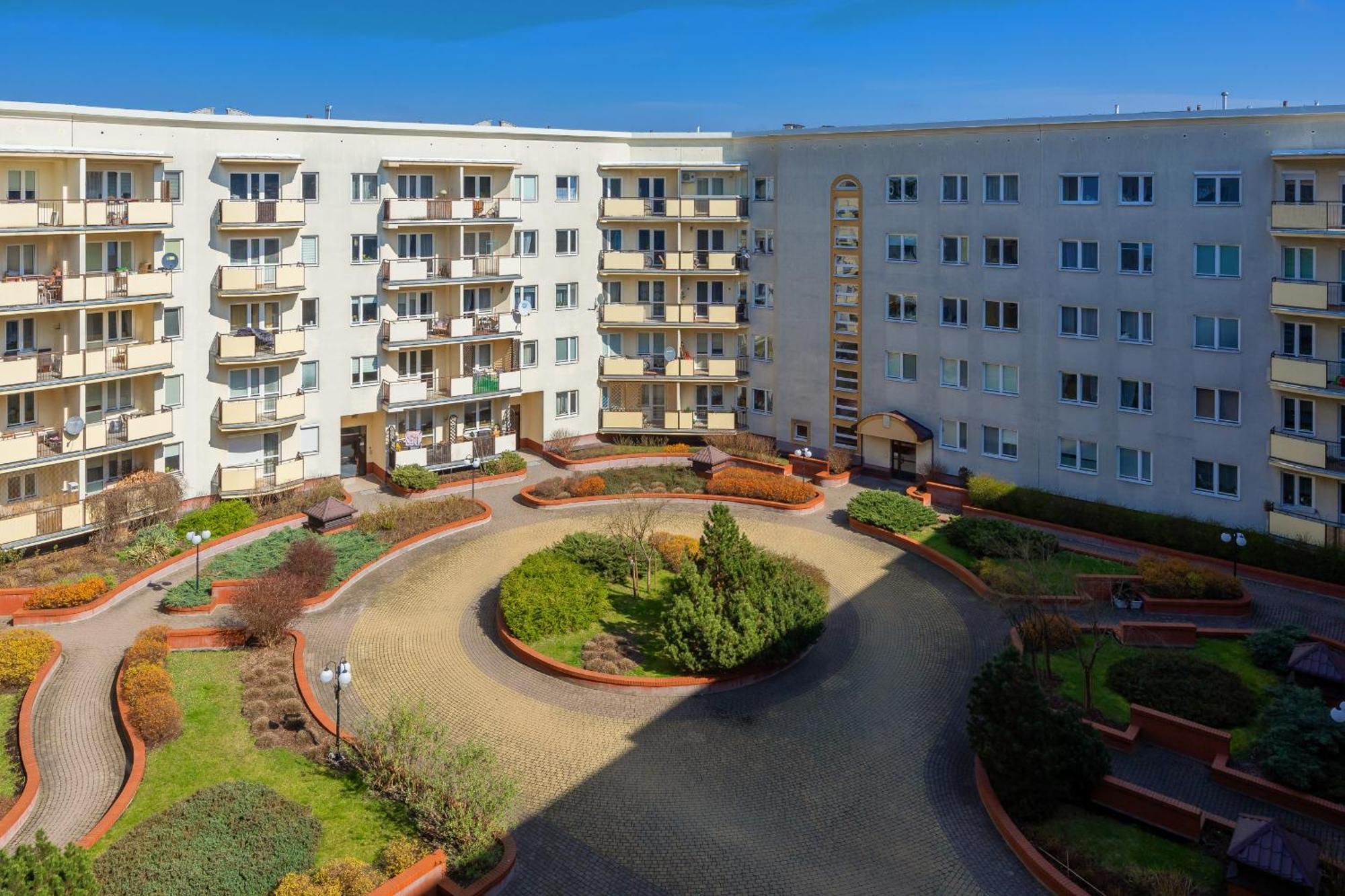 Beautiful For 6 People With Balcony And Parking In By Renters * Warszawa